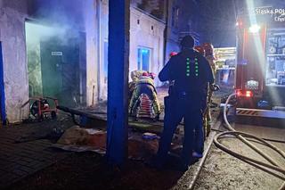 Pożar w Częstochowie. Policjanci uratowali mężczyznę