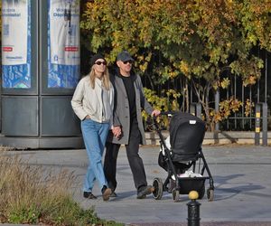 Krzysztof Ibisz z rodziną na spacerze