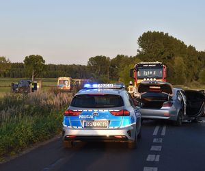 Trzy osoby poszkodowane w wypadku niedaleko Kościana. Policja wyjaśnia kto zawinił