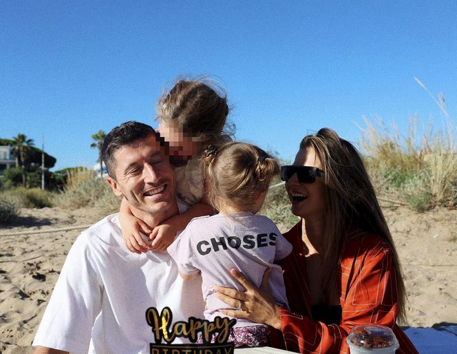 Lewandowscy z córeczkami