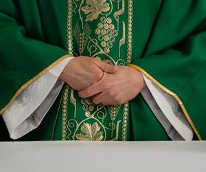Ksiądz napadnięty na ulicy Traugutta. „Poczułem mocne uderzenie w tył głowy”