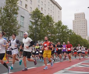 Uczestnicy Maratonu Warszawskiego 2025