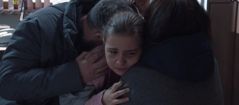 M jak miłość odcinek 1442, Artur (Robert Moskwa), Basia (Maja Wudkiewicz), Marysia (Małgorzata Pieńkowska)