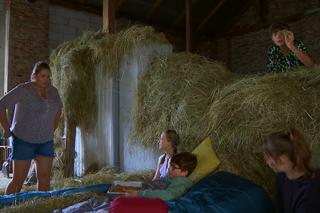 Barwy szczęścia, odcinek 2758: Aldona (Elżbieta Romanowska), Aleks (Hubert Wiatrowski), Ewelina (Amelia Listwoń), Ewa (Gabriela Ziembicka), Suchy (Jakub Stelmaszczyk)