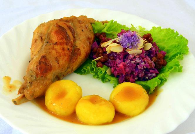 kluski śląskie, mięso i kapusta to podstawa śląskiej kuchni