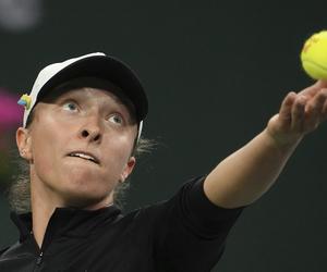 Iga Świątek rozbiła Emmę Raducanu w Indian Wells! POLKA DEMOLKA w ćwierćfinale! Świątek - Raducanu WYNIK RELACJA NA ŻYWO