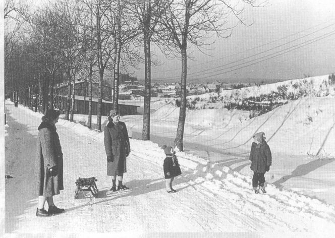  Żory, zima lata 60 XX w. fotografia ze zbiorów B. Biczek - Szczepańskiej