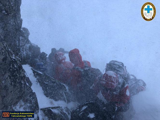 Tatry. Zdjęcia z akcji ratowniczej TOPR. "Warunki są naprawdę ciężkie"