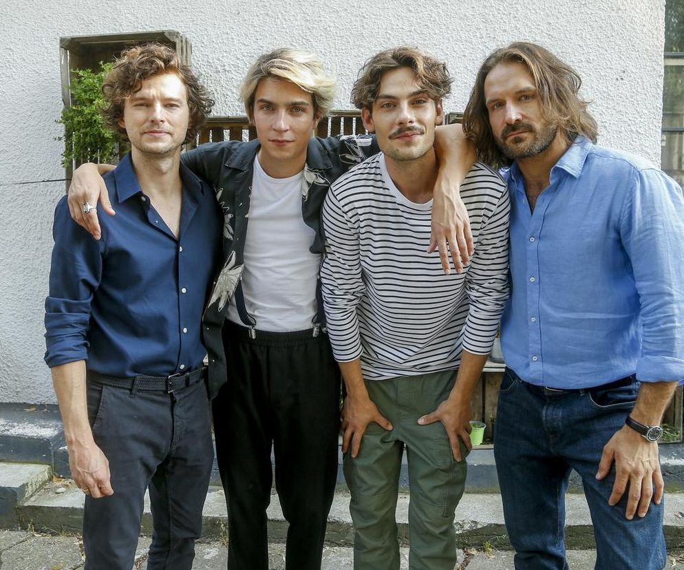 Bracia, Alek (Mateusz Kościukiewicz). Adam (Nikodem Rozbicki), Wojtek (Damian Kret), Piotr (Piotr Stramowski)