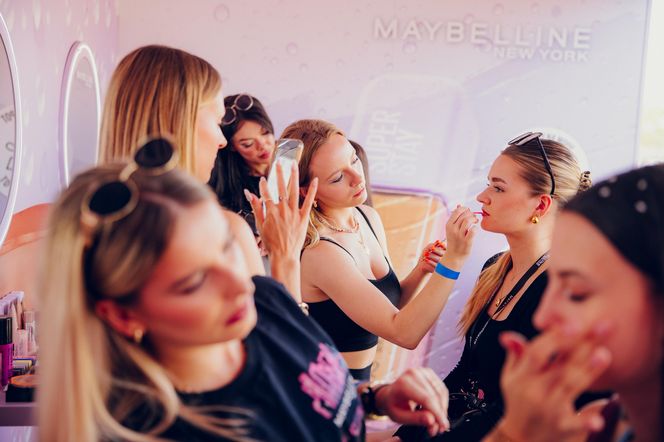 Marka Maybelline NY powraca na Juwenalia w Rzeszowie! Darmowe makijaże i strefa beauty podczas największego święta studentów 
