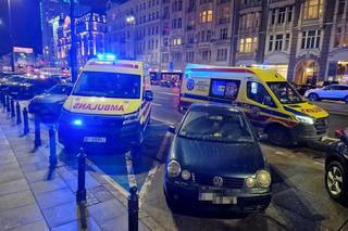  Dramat w centrum. Pieszy wpadł pod rozpędzony pociąg. W stanie krytycznym trafił do szpitala