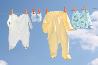 Ubranka dla noworodka: jaki rozmiar wybrać i ile ubranek kupić dla noworodka?