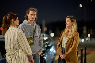 Na Wspólnej odc. 4082. Kasia (Julia Chatys), Piotr (Krzysztof Świłpa), Greta (Klaudia Łapot)