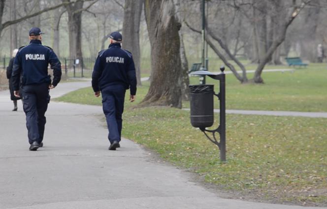 Tak krakowscy policjanci walczą z koronawirusem