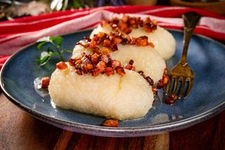 Kartacze to najlepsza potrawa regionalna na Podlasiu według AI. To danie podbija serca smakoszy