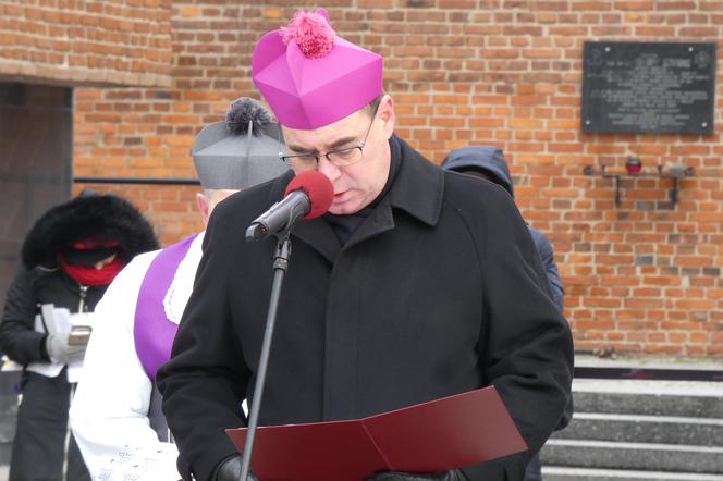 Bp Marek Marczak: modlitwa za spalonych więźniów Radogoszcza