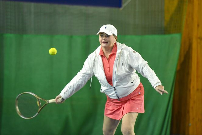 Katarzyna Niezgoda i ukochany rozgrzali kort! Spódniczka kusa, za to mimika "na bogato"