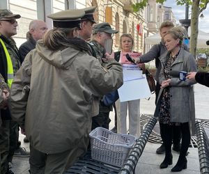 Wielki protest pod urzędem miasta w Łodzi. Broń lasów Lublinka