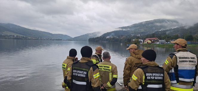 Awionetka runęła do jeziora międzybrodzkiego w Żywcu. Pilot uratowany, awionetka również