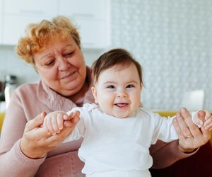 Wyższa emerytura dzięki świadczeniu z ZUS-u. Korzystają nie tylko dziadkowie