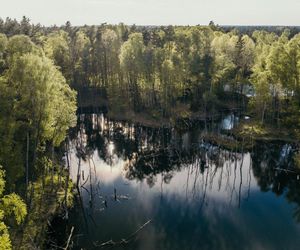 Kolorowe jeziorka w Bibieli na Pasiekach to atrakcja województwa śląskiego