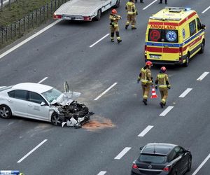 Potężna kraksa na S2. Ranne dwie osoby, w tym żołnierz