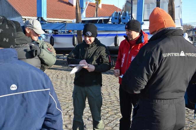 W Giżycku odbyło się podwodne sprzątanie portu. Niewiarygodne, co ludzie wyrzucają do jeziora! [ZDJĘCIA]