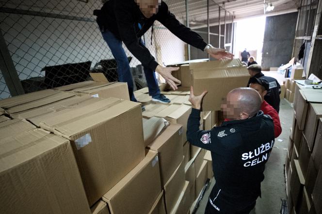 Papierosy ukryli między proszkiem