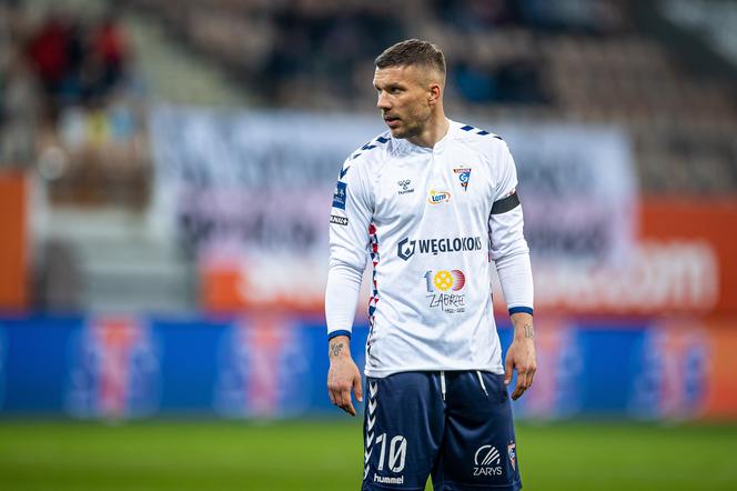 Lukas Podolski boleśnie odczuł skutki kryzysu