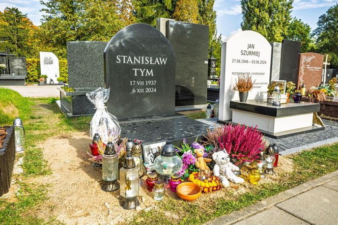 Grób Stanisława Tyma na Cmentarzu Wojskowym na Powązkach