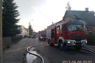 Podlaskie: Groźny pożar w Ciechanowcu. Ogień gasiło 5 zastępów straży pożarnej