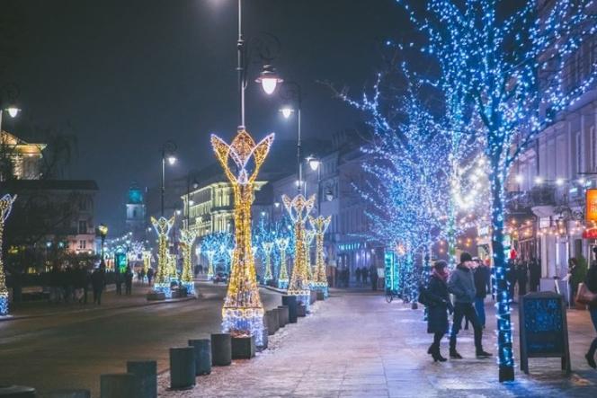  Ruszył montaż świątecznej iluminacji! Jak będzie wyglądała Warszawa na Boże Narodzenie 2020?