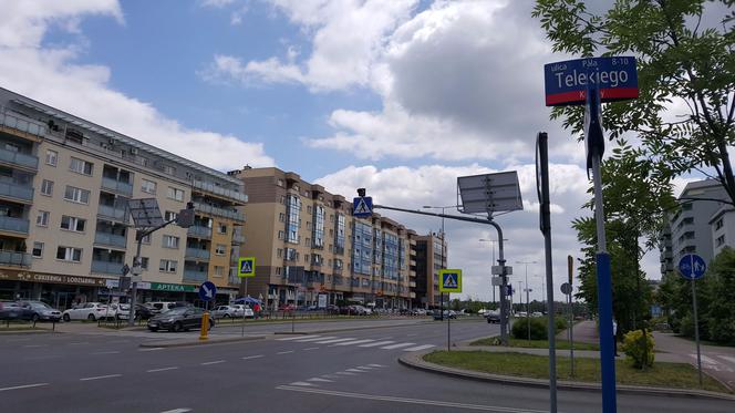 Przejście dla pieszych w alei KEN przy ul. Telekiego. Czarny punkt na mapie Warszawy