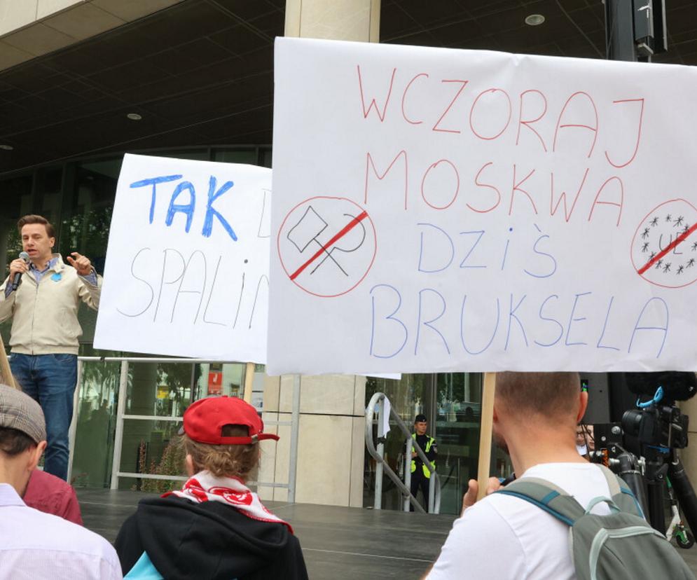 Protest przeciwko zakazowi sprzedazy aut spalinowych