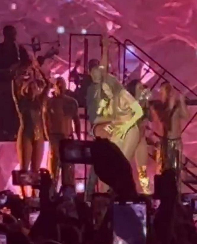 Jennifer Lopez nie nosi bielizny?! Tym razem na szczęście miała…