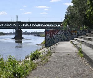 Alarm! Wisła wysycha na naszych oczach. Katastrofalny poziom wody w Warszawie