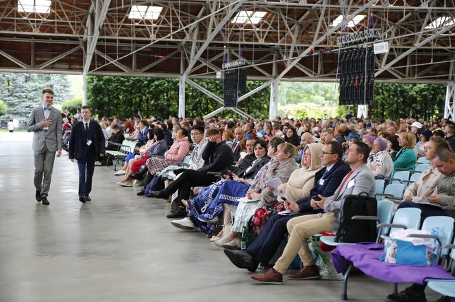 Trwa Kongres Świadków Jehowy w Sosnowcu. W sobotę ochrzczono nowych wyznawców