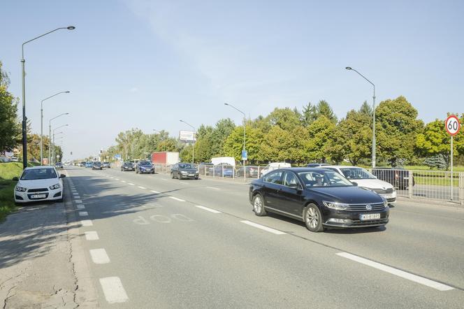 Buspas na Puławskiej krytykowany przez aktywistów. Ratusz nie widzi problemu 