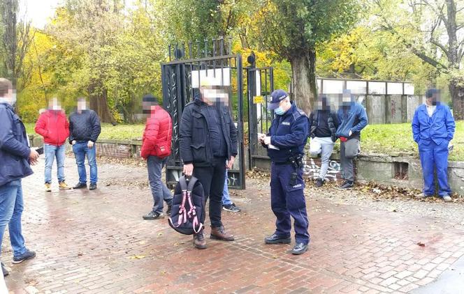 Policja przed stadionem Skry. Siłowe przejęcie 