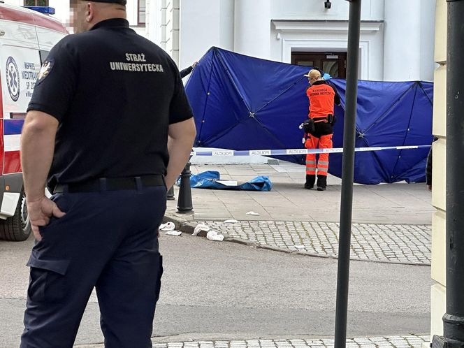 Masakra siekiera na Uniwersytecie Warszawskim. Kobieta z podciętą głową