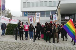 Antyrządowy protest w Trzebnicy. Idziemy po prawo i sprawiedliwość [ZOBACZ]