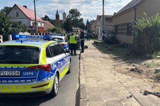 Szaleniec za kierownicą na Dolnym Śląsku. Ucieczka przed policją zakończona dachowaniem