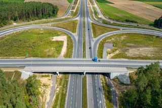Tak powstaje druga nitka kluczowej obwodnicy S61 w Podlaskiem. Zobacz przebieg pracy!