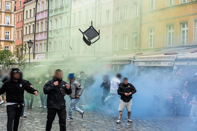 Awantura kibiców przed meczem Chelsea - Betis