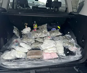 Narkotyki warte fortunę woził w aucie. 44-latek miał niezłą apteczkę