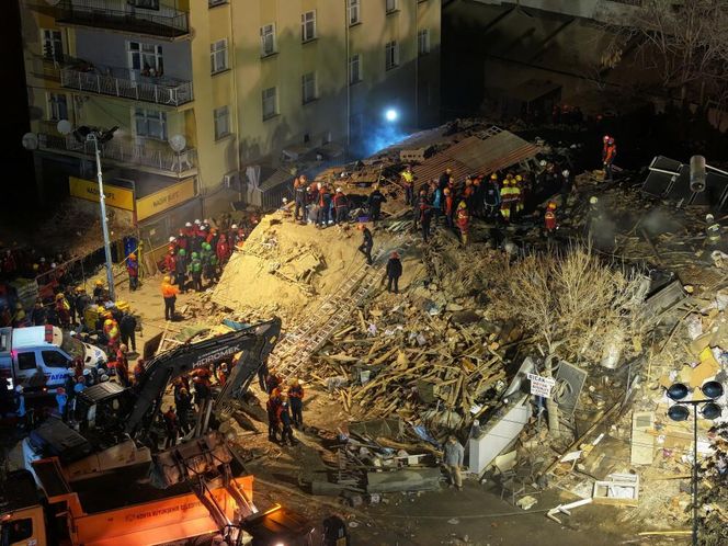 Turcja. Zawalił się budynek mieszkalny, zginęła co najmniej jedna osoba