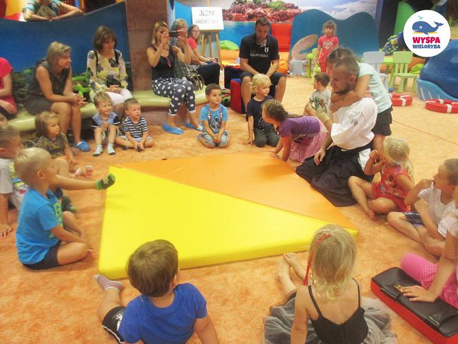 Na Wyspie Wieloryba organizowane są dla dzieci specjalne warsztaty