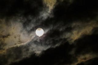 Zaćmienie Księżyca. Tego w pogodzie nie było od XV wieku!