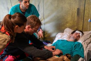 Na dobre i na złe odc. 856. Tadek (Marcin Urbanke), Michał (Mateusz Janicki), Olena (Tetiana Malkova) 