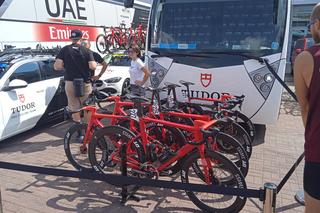 Tour de Pologne 2023 wystartował z Poznania. Tłumy kibiców na starcie i trasie